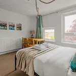 5Br Greenwich Home With Patio, 2Mins To Station
