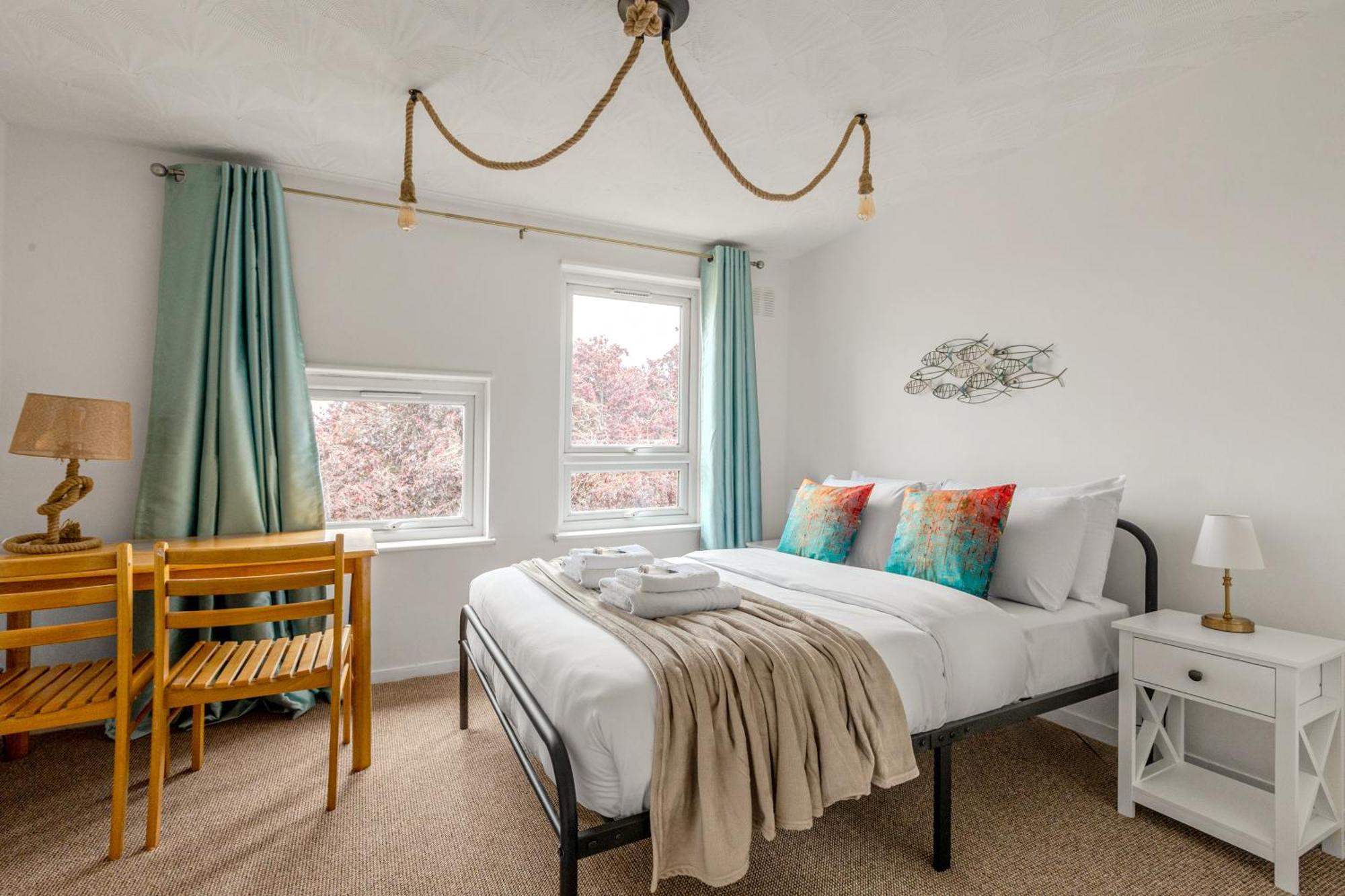 5br Greenwich With Patio, 2mins To Station *