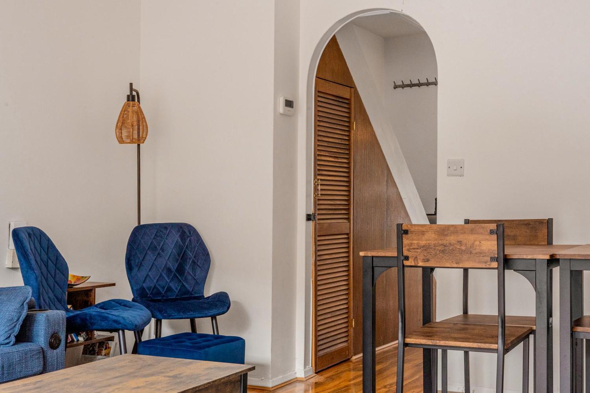 5br Greenwich With Patio, 2mins To Station *